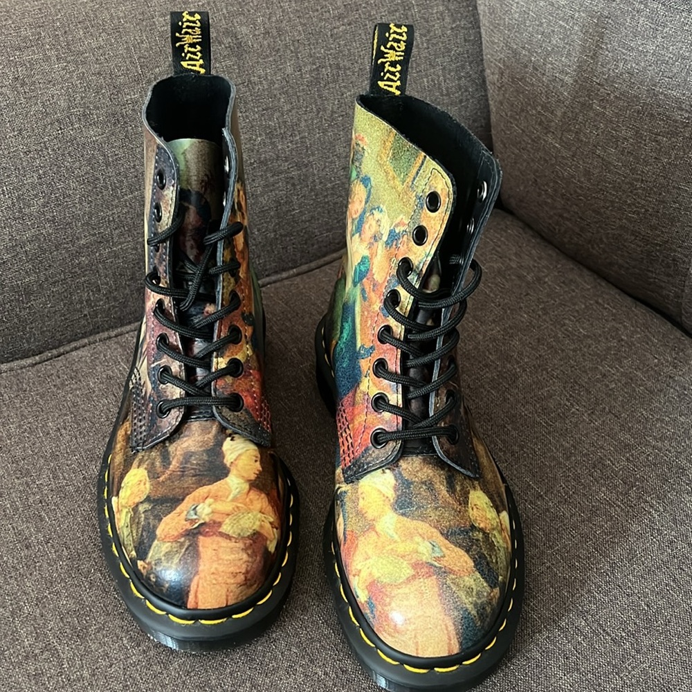 DOC MARTENS x HOGARTH PASQUAL RENAISSANCE MUSEUM EDITION BOOTS NWT - Picture 7 of 14